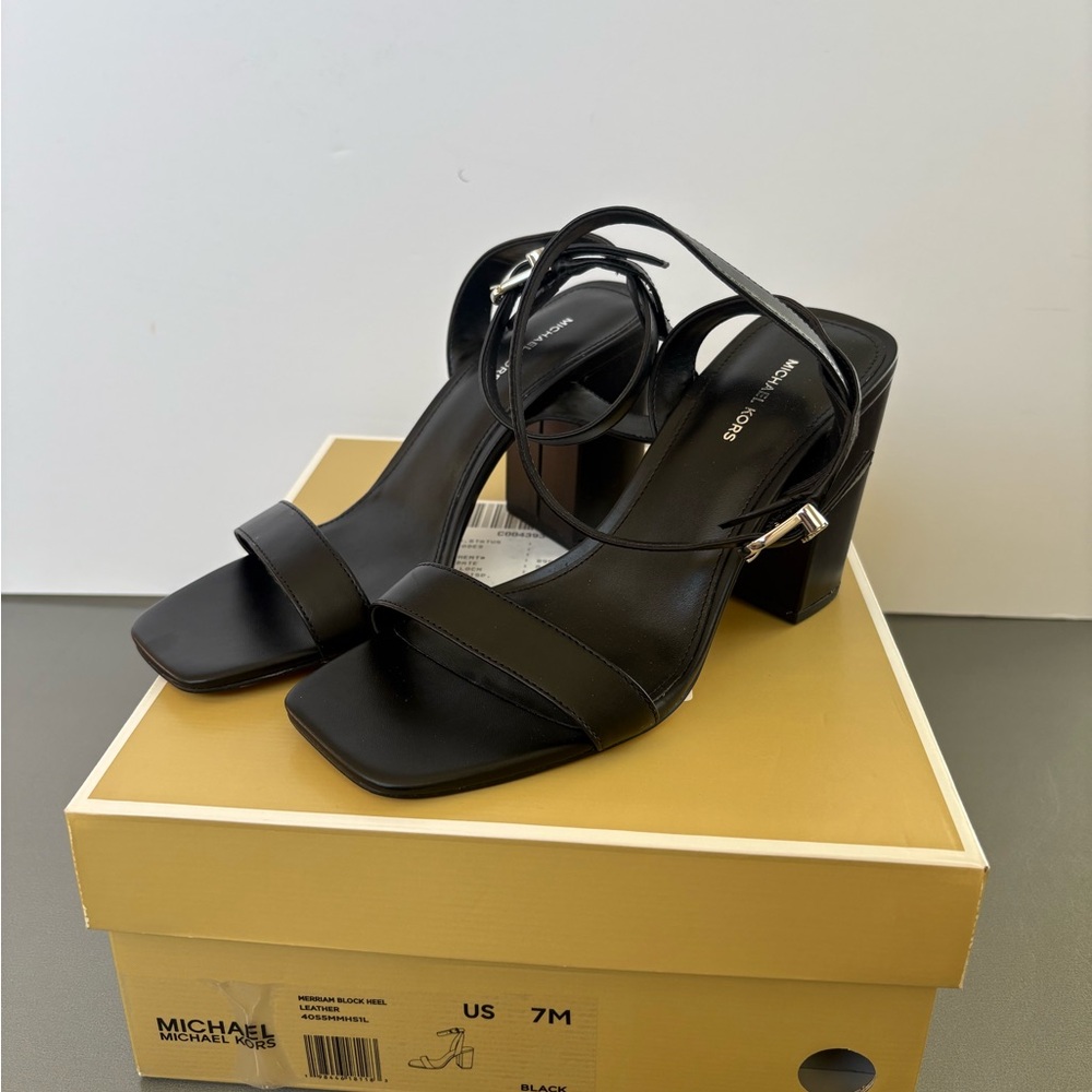 MICHAEL Michael Kors Merriam Block Heel Sandal 7 M Like New - Picture 4 of 9